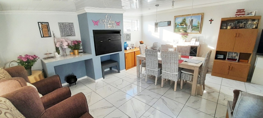 2 Bedroom Property for Sale in Cloetesville Western Cape